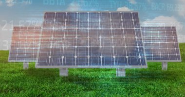 Güneş panelleri ve peyzaj üzerindeki finansal veri işleme resmi. yeşil elektrik, enerji ve güç dağılımı dijital olarak oluşturulmuş görüntü.