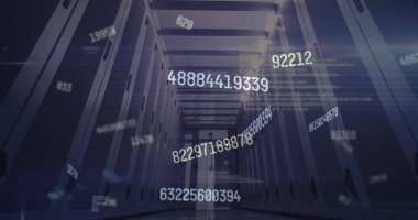 Sunucuların üzerinde yüzen numaraların resmi. Bilgisayarlar, ağ, veri işleme ve teknoloji konsepti dijital olarak oluşturuldu.