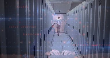 Beyaz erkek hacker 'ın görüntüsü sunucu odasında yürüyen adamın görüntüsü. Bilgisayarlar, veri işleme ve dijital güvenlik konsepti dijital olarak oluşturuldu.