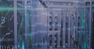 Sunucular üzerinde numara değiştirme görüntüsü. Bilgisayarlar, ağ, veri işleme ve teknoloji konsepti dijital olarak oluşturuldu.