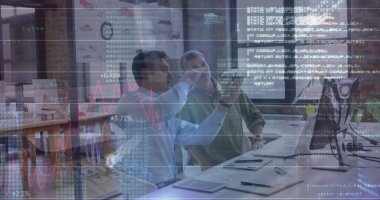 İstatistiksel veriler, iki farklı erkek mühendisin bir araba modeli üzerinde tartıştığını gösteriyor. Küresel iş ve mimari mühendislik teknolojisi kavramı