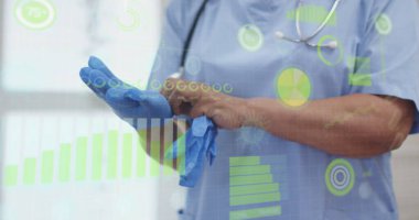 Eldivenli beyaz kadın doktorun veri işleme görüntüsü. Küresel tıp ve dijital arayüz kavramı dijital olarak oluşturulmuş görüntü.