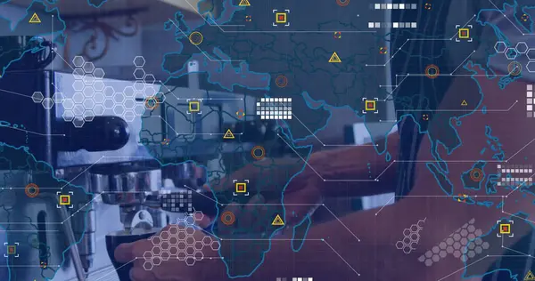 Kahve yapan baristanın üzerindeki dijital arayüz görüntüsü. Küresel bağlantılar, veri işleme ve dijital arayüz konsepti dijital olarak oluşturulmuş resim.