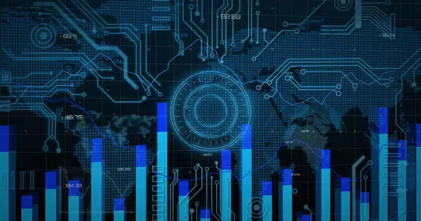 Bilgisayar devre kartı, dünya haritası ve veri işleme resimleri. Dijital arayüz, hesaplama, veri işleme ve ağ konsepti dijital olarak oluşturuldu