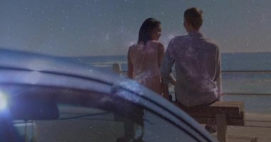 Açılış sahnesinde çift yıldızlı örtüye bakıyor sürükleniyor ve seyahat anını çerçeveliyor. Romantik, dinginlik, alacakaranlık, tefekkür, manzara, bağlantı, sükunet