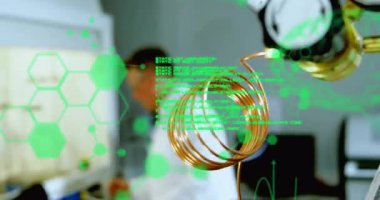 Bakır bobin ve göstergeler AR 'ı çalıştırıyor bilim adamlarının ayarlama vanasını örtüyor ve teknoloji laboratuvarında veri kaydediyor. Laboratuvar, araştırma, yenilik, teknoloji, analitik, kesinlik, bilim