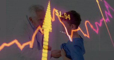 Doktor, çocuğun göğsünde steteskop kullanarak nabız dalgalarını ölçüyor, nabız atışı yapıyor ve beşlik çakıyor. Tıbbi, sağlık, teknoloji, pediatrik, tanı, yenilik, sağlık