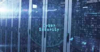 Düşen siber güvenlik metni üzerine, sunucu raflarında genişleyen bulut kilitli HUD halkaları veri topluyor. Teknoloji, koruma, dijital, ağ, arayüz, fütürist, altyapı