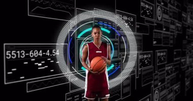 Nabız taraması yaparken dönen kadın sporcu spor teknolojisindeki analitik çizelgeleri değiştiriyor. Sporcu, spor, teknoloji, dijital, yenilik, performans, fütüristik