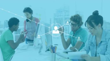 Teknoloji işbirliği sırasında fareye tıklayarak ve animasyon ağını etkinleştirerek. Takım, yenilik, iletişim, bağlantı, modernlik, beyin fırtınası, takım çalışması