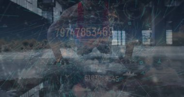 Afro-Amerikan bir adamın şınav çekerken ki görüntüsü. Küresel iş ve dijital arayüz kavramı dijital olarak oluşturulmuş görüntü.