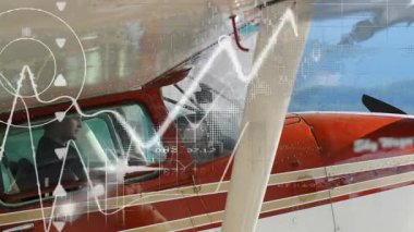 Kokpit görüş paneli açıldıktan sonra, veri haritaları ve uçuş tutumları ayarlanıyor. Havacılık, kokpit, enstrümantasyon, uçuş verileri, uzay, ulaşım, macera