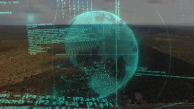 Başlangıçta holografik kablo küresi doğuda dönüyor. Yörüngedeki kod akışları verileri senkronize ediyor. Gelecek, teknoloji, yenilik, dijital, veri, veri akışları, dünya haritası