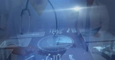 Girdap patlaması tıbbi kullanım alanı yaratıyor, kadın doktor UI 'ya bağlanıyor, erkek doktor verileri inceliyor. Hologram, fütürizm, sağlık, teknoloji, işbirliği, tanı, yenilik