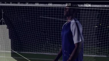 Kaleci topu finans listesinde zirveye ulaştırıyor sonra da analiz için alçalıyor. Sporcu, strateji, dijital, spor giyim, kentsel, dinamik, performans