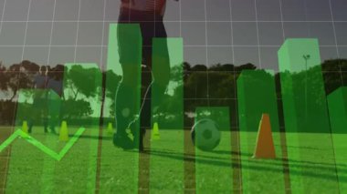 Orta büyüklükte koçun top sürmesi koni salgılamaya başlaması stajyerle birlikte grafik darbelerini takip eder. Atletik, antrenman, analiz, sportmenlik, rekabet, fiziksel, takım çalışması