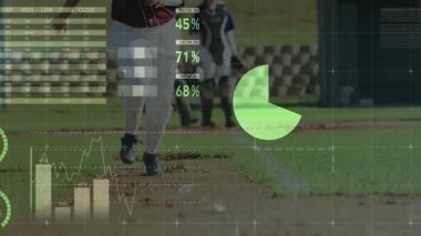 Üs koşucusu dışarı çıkıyor sonra ilk kaleye doğru koşuyor teknik izleme ölçümlerini değiştiriyor. Atletizm, veri görselleştirme, spor analitiği, rekabet, hareket, açık hava, hassasiyet