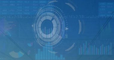 Holografik HUD kodunu yükle. Güç kuleleri üzerinde verileri gösteren bir panel kaydırma işlemi olarak döndür. Teknoloji, fütürist, veri görselleştirme, arayüz, dijital, yenilik, analitik
