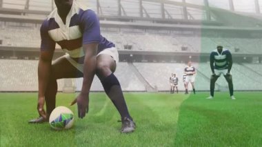 Scrum ragbi topunu sahaya yerleştiriyor, bilekleri kırıyor antrenman sırasında arkadan arkaya pas atıyor. Sporcular, takım çalışması, strateji, hareket, açık hava, rekabetçi, dinamik