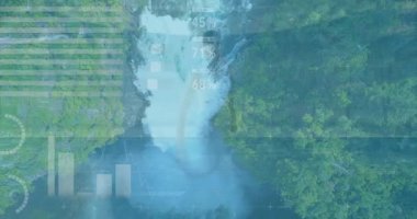 Kanyonda şelale çağlayanı, harita göstergelerini gösteren kayan kaydırak teknolojisi. Doğa, veri görselleştirme, orman, analitik, açık hava, dijital, ekolojik