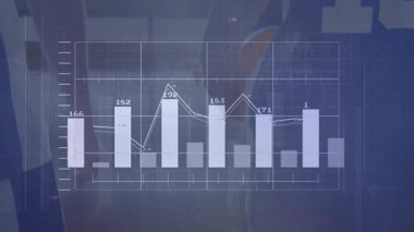 Basketbol oyuncuları sahada yürürken istatistik çubukları ve titreşimli dalga formlarıyla güncelleme çizelgesini başlatıyorlar. Atletizm, takım çalışması, antrenman, spor, dijital, performans, hareket