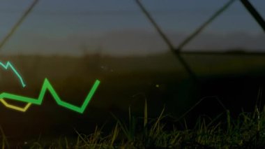Parlayan ufukta yeşil-yeşil-sarı grafikler belirlenen veri eğilimlerini gösteren soluk iz bırakan zirveler görülüyor. Peyzaj, görselleştirme, teknoloji, doğa, yenilik, fütürizm, analitik