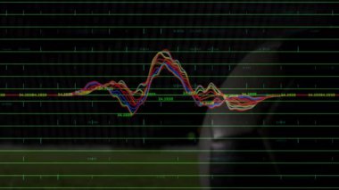 Sports tech dalga formu kaleciyi kurtarırken vurucu topa vuruyor. Atletizm, rekabet, aksiyon, stadyum, enerji, yoğunluk, hareket