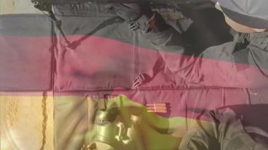 Mermileri görmek, atış talimi, davul şarjörünü doldurmak ve ateşe hazır olmak için çevirmek. Silah, cephane, taktik, hassasiyet, atış, açık hava, teçhizat