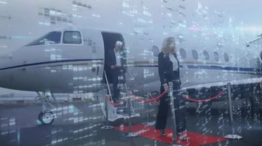 Özel jet kapısı açmak merdivenleri inmek, yöneticiler kırmızı halıya basıp iş resepsiyonu hazırlamak. Lüks, şirket, yönetim, sofistike, resmi, üst düzey, profesyonel