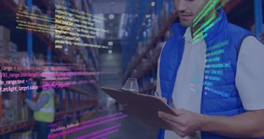 Depo ekibi, barkodları tarıyor. Stokları etkinleştiriyor. Denetim için dönen rafları örtüyor. Envanter, lojistik, veri, otomasyon, verimlilik, dijital, depolama