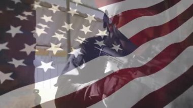 Öncü operatör metal koridoru tarıyor. Güvenlik eğitim ekibinin geçişini başlatıyor. Taktik, güvenlik, eğitim, takım çalışması, hassasiyet, gizlilik, odaklanma