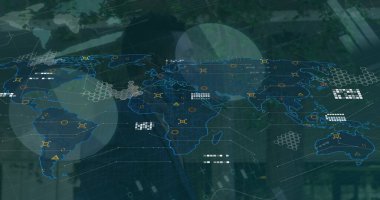 Veri işleme ve Afro-Amerikan iş adamı üzerinde dünya haritası. Küresel teknoloji, bilgisayar ve dijital arayüz kavramı dijital olarak oluşturulmuş görüntü.