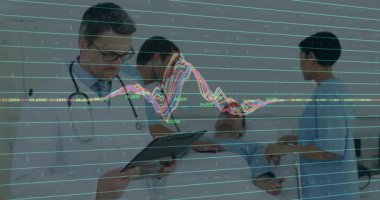 Tıbbi ekip damar yolunu düzeltirken cihaz hayati değerleri okuyup çok renkli dalga formlarını güncelliyor. Sağlık, izleme, tanı, hastane, ekip çalışması, tıbbi ve hasta bakımı