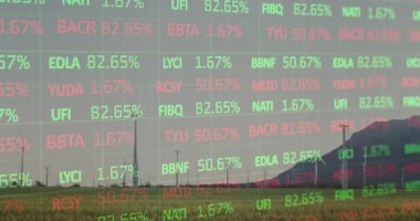 Bilet ızgarası rüzgar türbinleri üzerinde zayıflıyor ve enerji çıkışı eğilimlerini görselleştirmek için yüzdeleri güncelliyor. Yenilenebilir enerji, sürdürülebilirlik, yeşil teknoloji, çevre, yenilik, manzara, kırsal