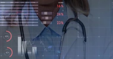 Doktor önlüğü ve steteskop yakın plan çekimde izleme ölçümleri başlatılıyor. Sağlık, analitik, dijital, tıbbi, veri görselleştirme, profesyonellik, yenilik