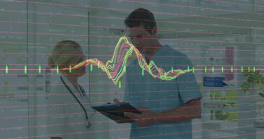 Sağlık koridoruna giren hemşire, hayati göstergelerini gözden geçirirken hayati grafik kaymasını da inceliyor. Sağlık, takım çalışması, profesyonellik, teşhis, tıbbi ekipman, klinik, işbirliği