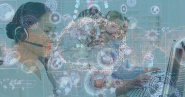 Ofisteki çeşitli iş adamları yerine dijital beyinle veri işleme görüntüsü. Küresel iş, bilgisayar ve dijital arayüz kavramı dijital olarak oluşturulmuş görüntü.