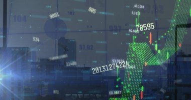 Şehir manzarası üzerinde veri işleme resmi. Küresel bilim, bağlantılar, veri işleme ve dijital arayüz kavramı dijital olarak oluşturuldu.