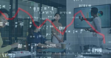 Ofiste konuşan çeşitli iş adamlarının veri işleme görüntüsü. Küresel iş ve dijital arayüz kavramı dijital olarak oluşturulmuş görüntü.