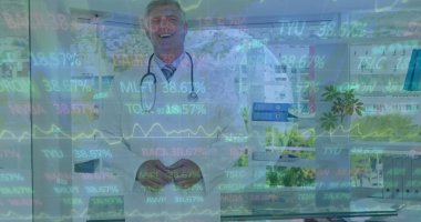 Kafkasyalı bir doktorun veri işleme görüntüsü. Küresel tıp, teknoloji, veri işleme ve dijital arayüz kavramı dijital olarak oluşturuldu.