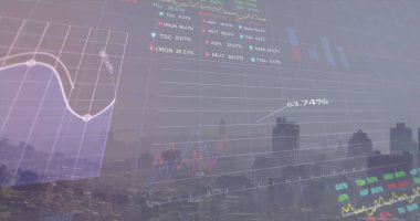 Şehir manzarası üzerindeki finansal grafiklerin ve verilerin resmi. Küresel finans, ekonomi ve iş konsepti dijital olarak oluşturulmuş imaj.