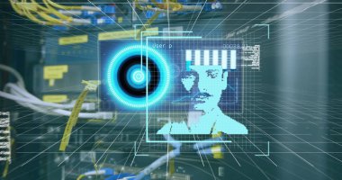 Karanlık arkaplanı tarayan dijital arayüzün görüntüsü. Küresel bilim, bağlantılar, veri işleme ve dijital arayüz kavramı dijital olarak oluşturuldu.