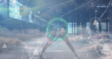 Afrika kökenli Amerikalıların egzersiz ve bulutlar üzerindeki bağlantılarının görüntüsü. Spor, spor ve teknoloji konsepti dijital olarak oluşturulmuş görüntü.