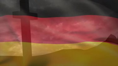 Rüzgar şeffaf üç renkli bayrak sallamaya başlıyor, bulutlu gökyüzünde çapraz siluet saklanıyor. Vatanseverlik, hareket, kumaş, sembolizm, sanatçılık, atmosfer, dinamik