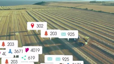 Balyalama işlemi başlatılırken balya çekme merhemi sürüşü, simgelerin çarpılması ve verilerin kaybolması üzerine. Tarım, hassas tarım, veri görselleştirme, hava manzarası, kırsal arazi, dijital kaplama, hasat