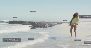 Sörf yapan dişi sörfçü yükselen istatistikleri kovalayan partner olarak yüzen ölçümler başlatıyor. Plaj, sörf, atletik, eğlence, açık hava, spor, canlı