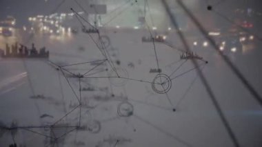 Bulanık şehir trafiği açılışı, halka genişletme ve görselleştirme verileri ile kayboluyor. Futuristik, dijital, bağlantı, teknoloji, siber, kentsel, hareket