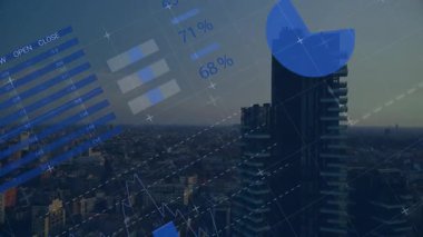 Havalandırma panosu açılıyor ve gökdelenin sola doğru kaydığını gösteriyor. Veri tablosu zayıflıyor ve görselleştiriliyor. Kentsel, veri görselleştirme, modern mimari, yüksek teknoloji, analitik, şehir manzarası, bilgi grafikleri