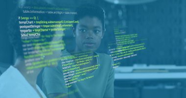 Ofiste konuşan çeşitli iş adamlarının veri işleme görüntüsü. Küresel iş ve dijital arayüz kavramı dijital olarak oluşturulmuş görüntü.