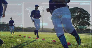 Çeşitli bayan beyzbol oyuncuları üzerinde veri işleme görüntüsü. Küresel spor ve dijital arayüz kavramı dijital olarak oluşturulmuş görüntü.